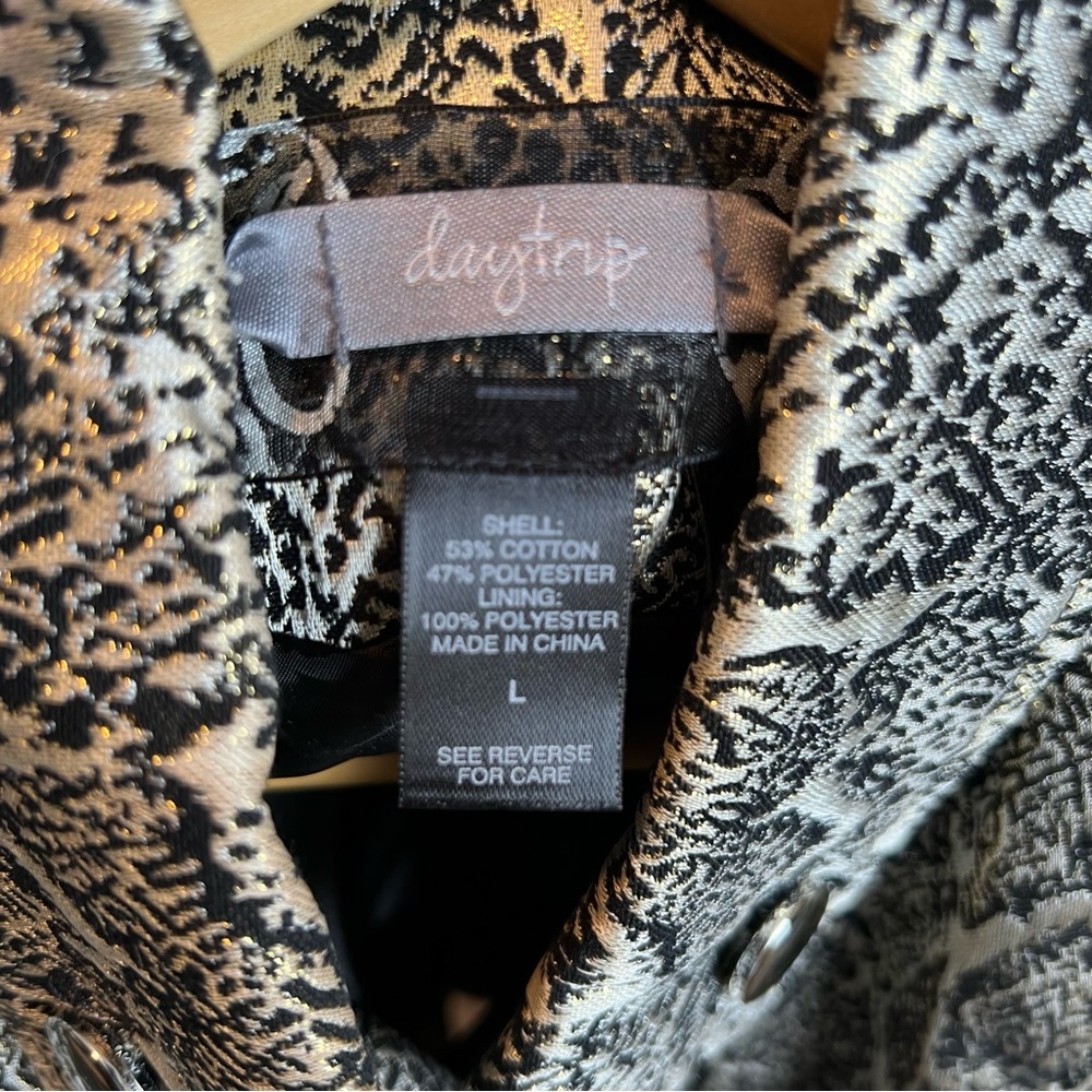 Buckle Daytrip Women's Snake Print Metallic Jacket - Picture 7 of 9
